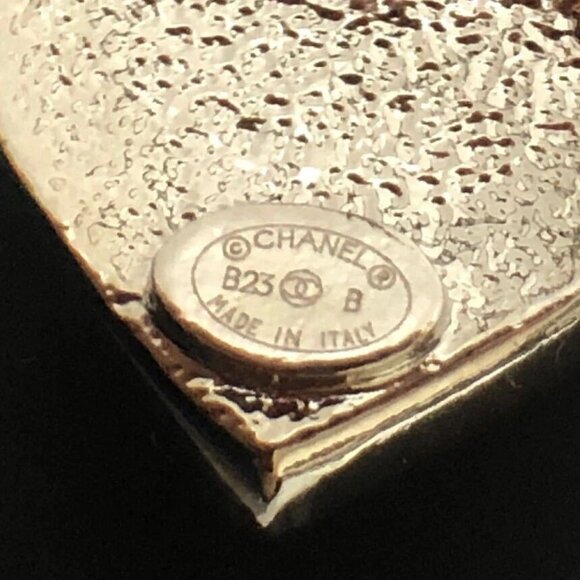 CHANEL CC Logos Rhinestone Pearl Heart Stud Earrings Silver Tone B23B Auth w/Box - Picture 10 of 10